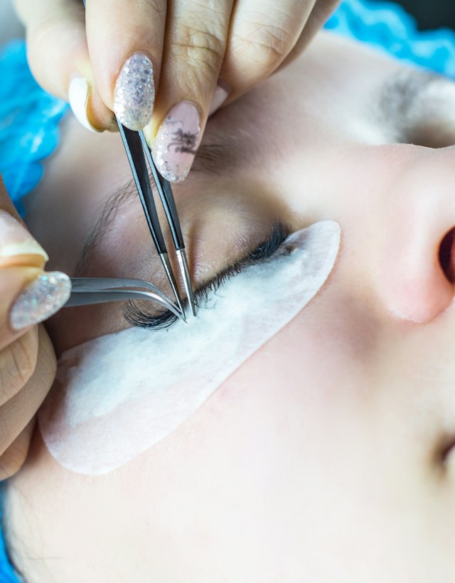 Wimpernverlängerung im Studio